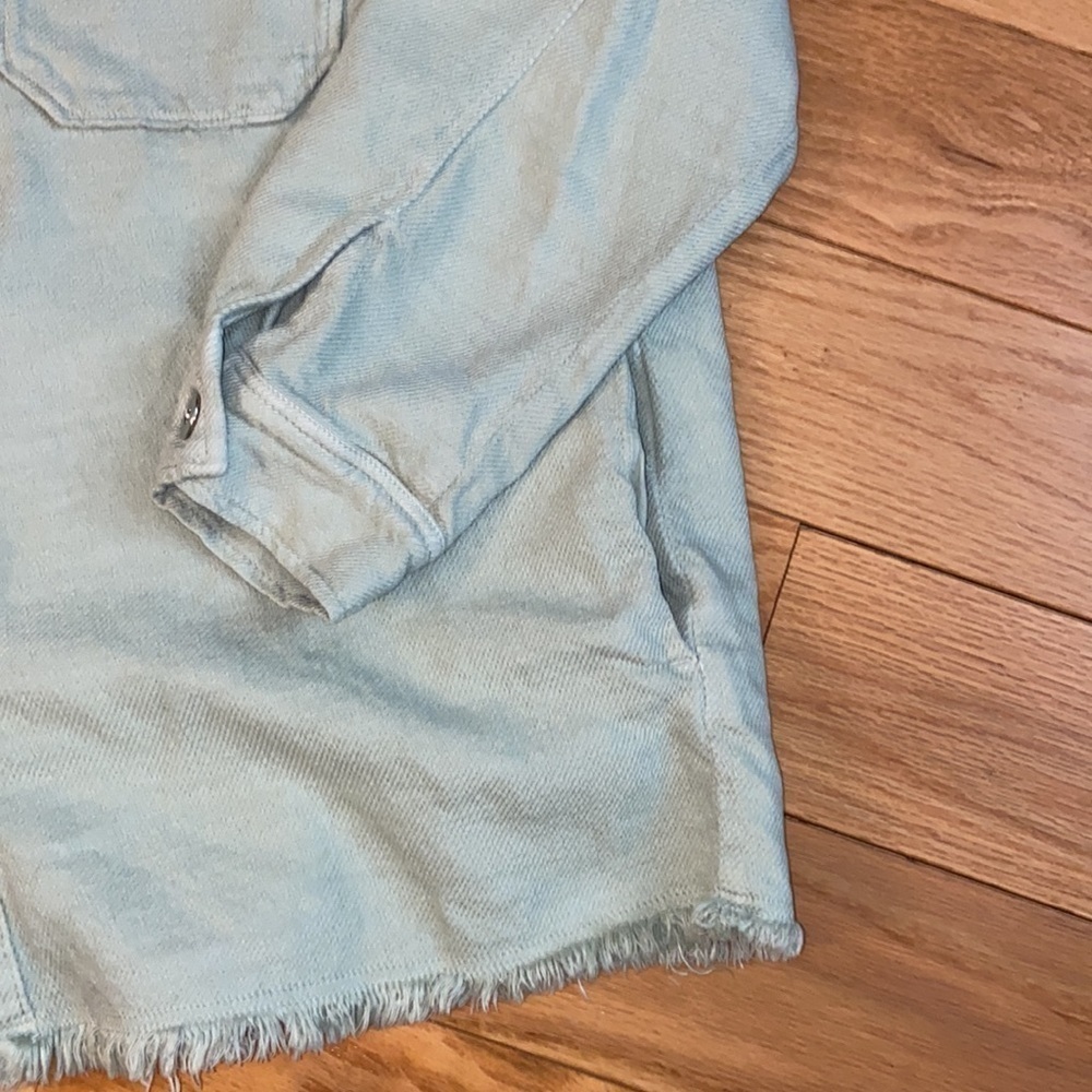 Zara button down shacket with pockets and frayed hem, lightweight, size M - Picture 5 of 9